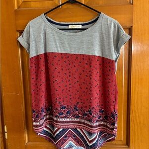 Women’s casual top Size Medium